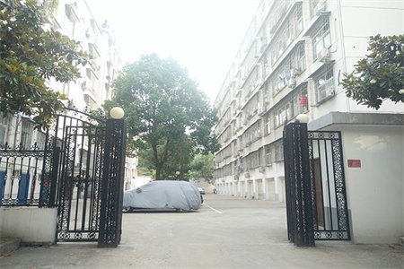 佛山小区4室2厅1卫明湖中学送储藏室可分期